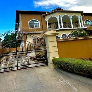 White House By White River Ocho Rios